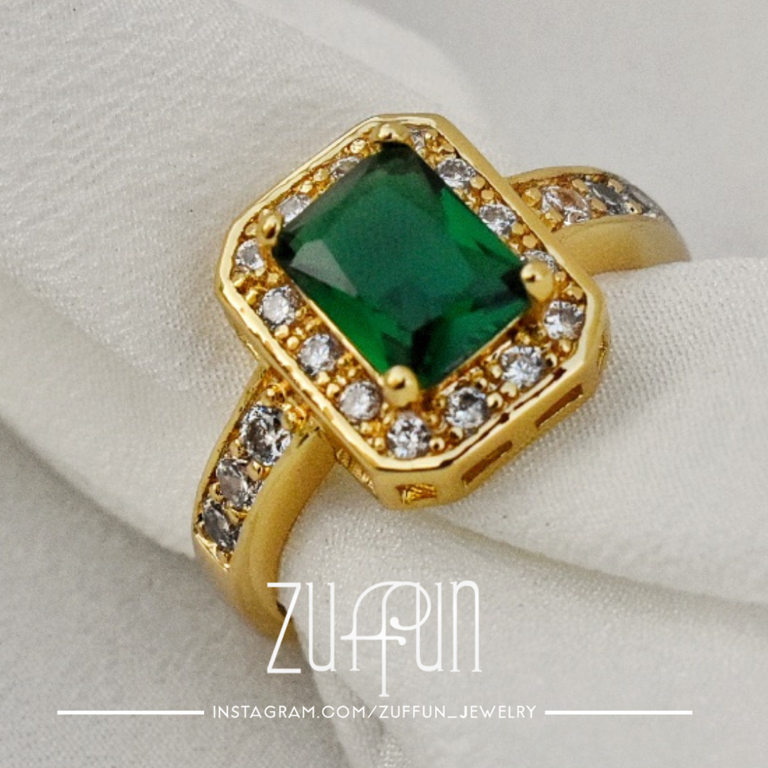 Emerald Envy Ring (Small-Princess Cut)